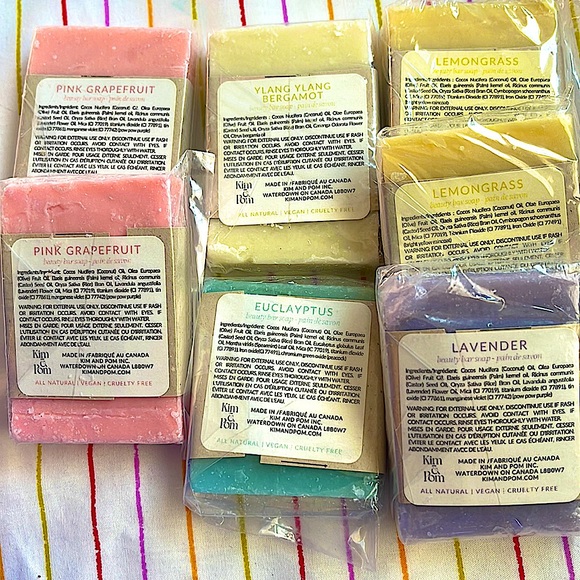 Lot of 7 variety small soaps, Artisan Canada vtg - Picture 8 of 9